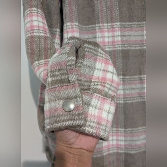 Anthropologie Blank NYC Cabin Fever Shacket Gray/Pink/White Size Medium NWT - Picture 10 of 10